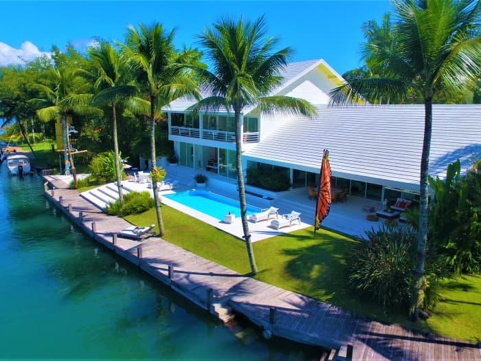 8 Bedroom Holiday Mansion