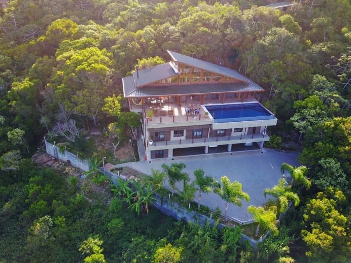 Spacious 5 Bedroom Villa
