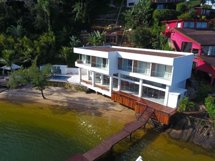 5 Bedroom Waterfront Villa